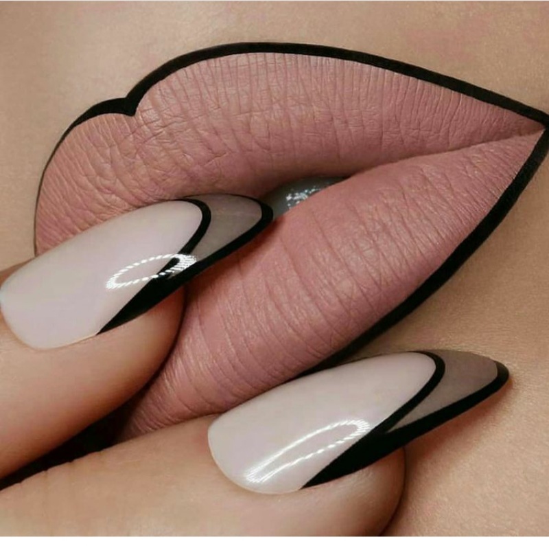 matching lipstick and nail polish combo