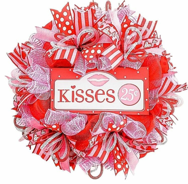 11 Lovely Valentine Wreaths For Your Home